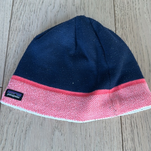 Patagonia fleeced lined winter hat - baby / toddler size - Picture 3 of 3
